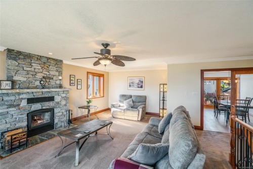 526 Douglas Pl, Ladysmith, BC 