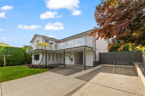 724 Galerno Rd, Campbell River, BC 