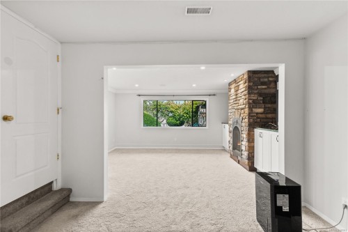 724 Galerno Rd, Campbell River, BC 