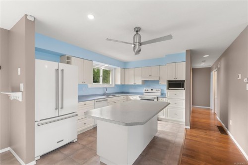 724 Galerno Rd, Campbell River, BC 