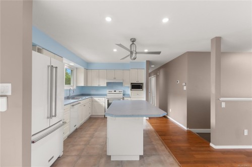 724 Galerno Rd, Campbell River, BC 
