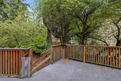 3211 Uplands Dr, Nanaimo, BC 
