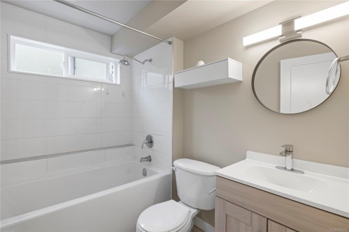 3211 Uplands Dr, Nanaimo, BC 