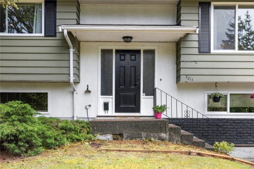 3211 Uplands Dr, Nanaimo, BC 
