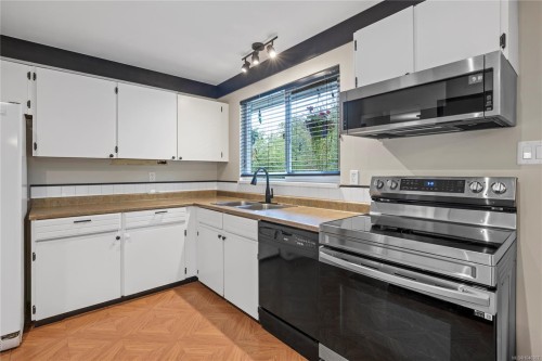 3211 Uplands Dr, Nanaimo, BC 