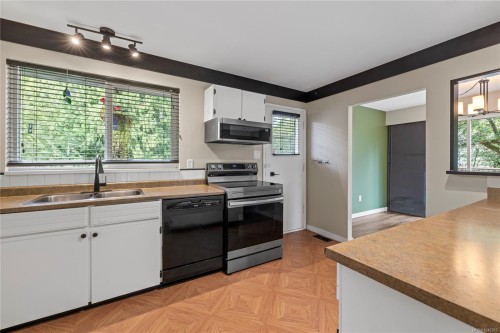 3211 Uplands Dr, Nanaimo, BC 
