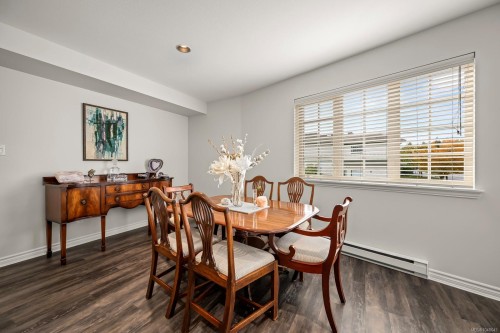 #204-1705 Comox Ave, Comox, BC 
