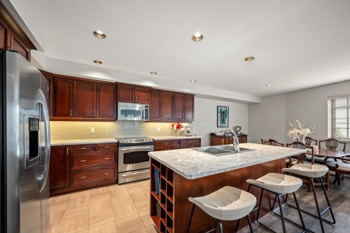 #204-1705 Comox Ave, Comox, BC 