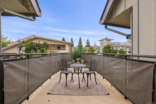 #204-1705 Comox Ave, Comox, BC 