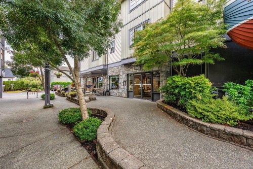#204-1705 Comox Ave, Comox, BC 