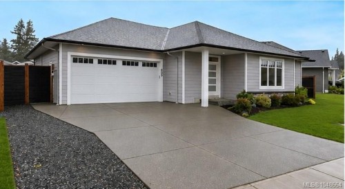 859 Labrador Dr, Comox, BC 