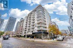 602 - 18 STAFFORD STREET Toronto, ON M5V 3W4