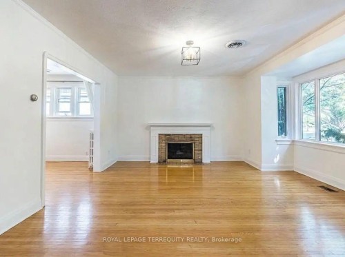 24 Elsfield Road , Toronto, ON M8Y 3R4 3