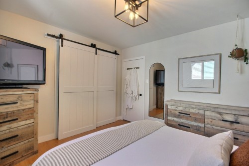 Master Bedroom - 33 Av. Richelieu, Rouyn-Noranda, QC 