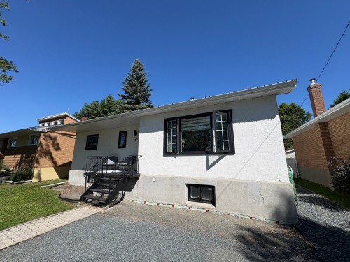 Front of Structure - 33 Av. Richelieu, Rouyn-Noranda, QC 