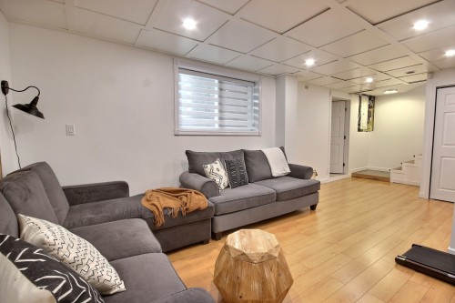 Family Room - 33 Av. Richelieu, Rouyn-Noranda, QC 