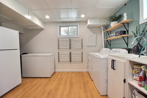 Laundry - 33 Av. Richelieu, Rouyn-Noranda, QC 
