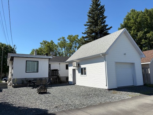 Garage - 33 Av. Richelieu, Rouyn-Noranda, QC 