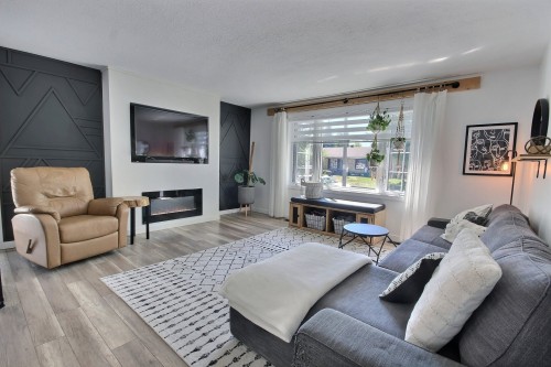 Living Room - 33 Av. Richelieu, Rouyn-Noranda, QC 