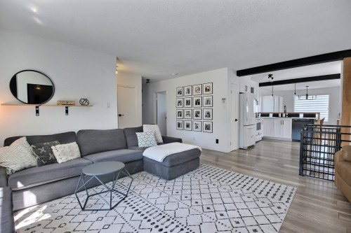 Living Room - 33 Av. Richelieu, Rouyn-Noranda, QC 