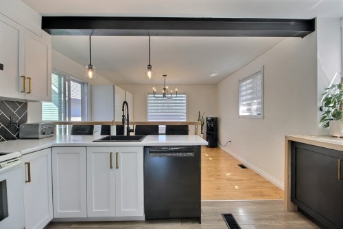 Kitchen - 33 Av. Richelieu, Rouyn-Noranda, QC 