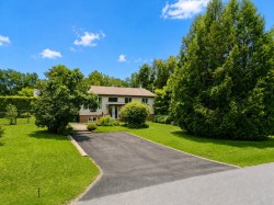 826 Rue des Pâquerettes  Mascouche, QC J7L 3A2