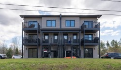 4-2446 Ch. du 5e-Rang S.  Mont-Laurier, QC J9L 3G7