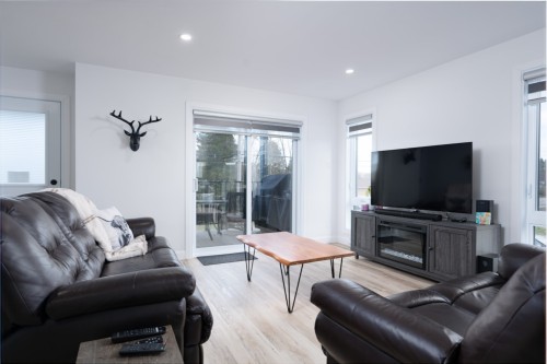 Living Room - 4-2446 Ch. Du 5E-Rang S., Mont-Laurier, QC 