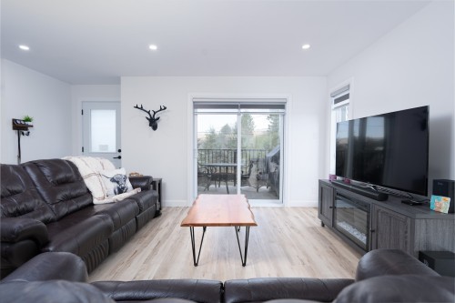 Living Room - 4-2446 Ch. Du 5E-Rang S., Mont-Laurier, QC 