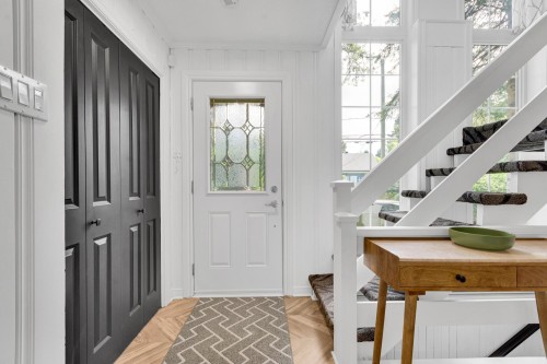 Hall d'entrée/Vestibule - 29 Av. Turcot, Saint-Sauveur, QC 