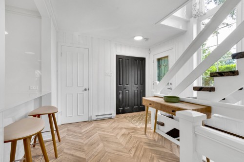Hall d'entrée/Vestibule - 29 Av. Turcot, Saint-Sauveur, QC 