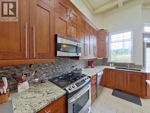 6929 Retaskit Crt, Powell River, BC 