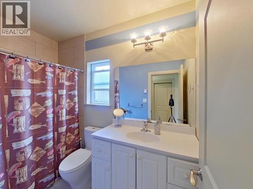 6929 Retaskit Crt, Powell River, BC 