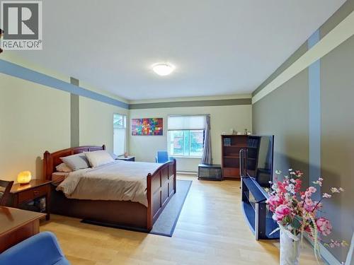 6929 Retaskit Crt, Powell River, BC 
