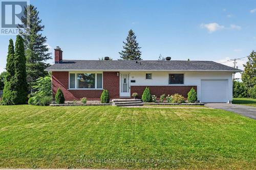 157 LACROIX AVENUE  Ottawa, ON K1E 1K2