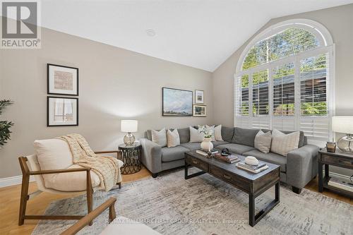 9 Pebblebrook Crescent, Whitby, ON 