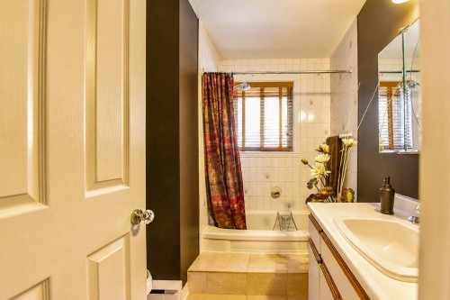Bathroom - 999 22E Avenue, Laval (Fabreville), QC 