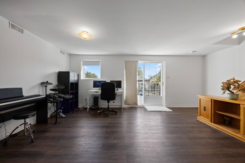 Salle familiale - 850 Rue Main, Hudson, QC 