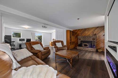 Salle familiale - 850 Rue Main, Hudson, QC 