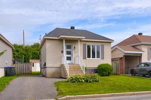 1016 Rue De Léry  Saint-Jean-Sur-Richelieu, QC J3B 8P2