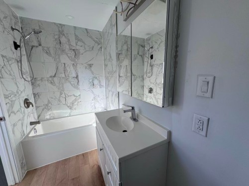 Bathroom - 18A Rue St-André, Saint-Rémi, QC 