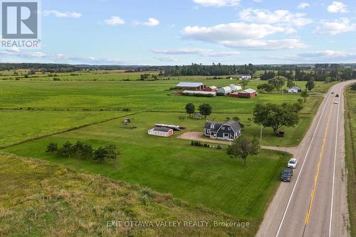 38922 41 HIGHWAY  Laurentian Valley, ON K8A 6W4