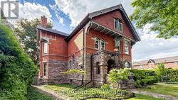 97 GLENGROVE AVENUE W  Toronto (Lawrence Park South), ON M4R 1N8