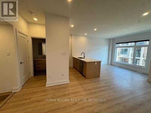 31 - 292 VINE STREET , St. Catharines (Carlton/Bunting), Ontario L2M 0E1 4