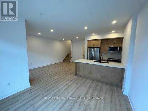 31 - 292 VINE STREET , St. Catharines (Carlton/Bunting), Ontario L2M 0E1 5