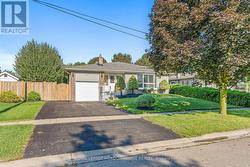 57 DAWSON CRESCENT  Halton Hills, ON L7G 1H3