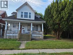 24 STANLEY AVENUE  Chatham, ON N7M 3J2