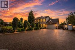 33 MARYVALE Avenue  Dundas, ON L9H 7P1
