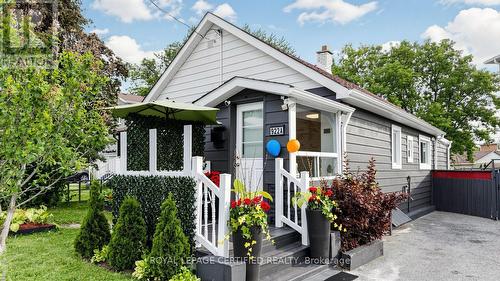 922A Danforth Road, Toronto, ON 