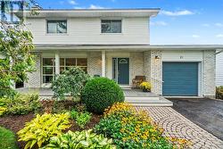 21 CREMONA CRESCENT Ottawa, ON K2G 0Z9